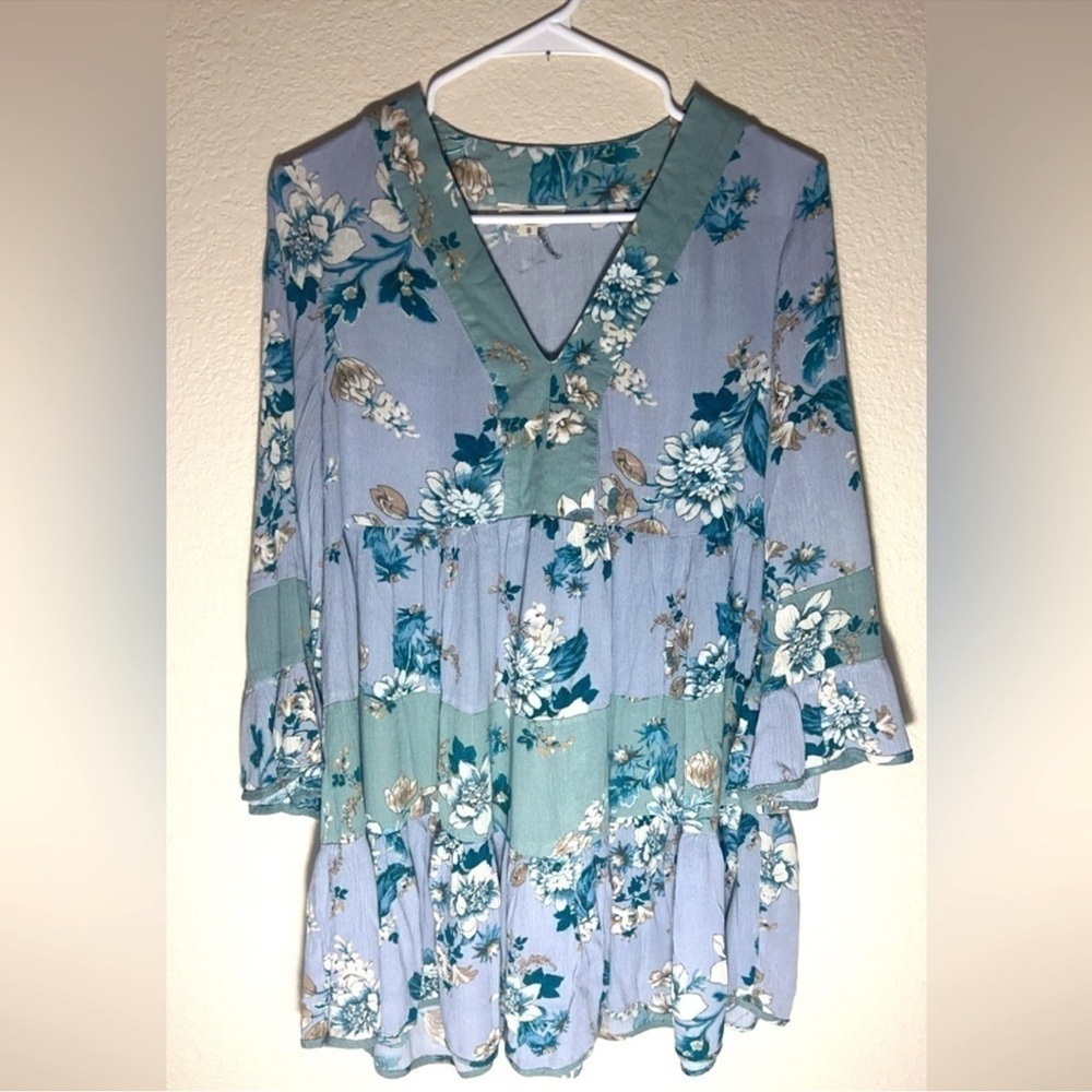 Entro Floral Top - Gray and Blue
SMALL retro floral tiered dress